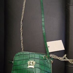 Elegant Green Croc-Embossed Crossbody Bag
